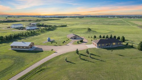 44946 173rd St, Watertown, SD, 57201-7642 | Card Image