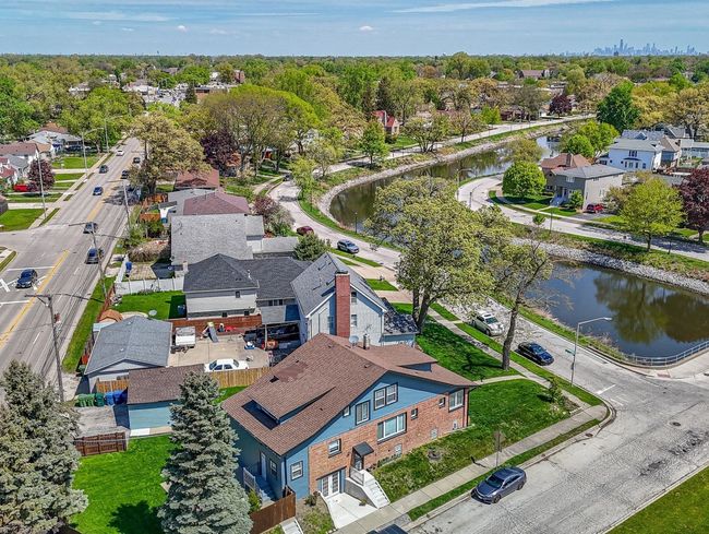 With a view of Oak Lawn Lake/Lake Shore Park! | Image 6