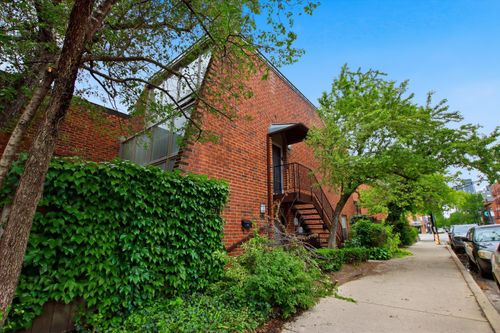 2170 N Lincoln Ave, CHICAGO, IL, 60614-4511 | Card Image