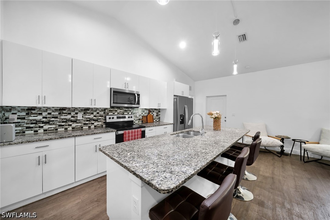 Residential in Labelle 4