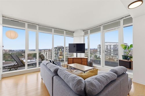 803-379 Tyee Rd, Victoria, BC, V9A0B4 | Card Image