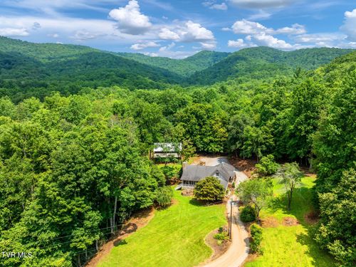 284 Bulldog Holw, Elizabethton, TN, 37643-6953 | Card Image