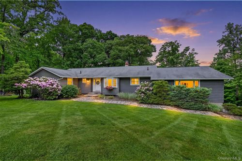 8 Mountain Brook Rd, Cornwall, NY, 12518-1809 | Card Image