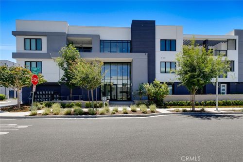301-16450 Veterans Way, Tustin, CA, 92782 | Card Image