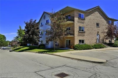 309 - 345 Briarmeadow Dr, Home with 2 bedrooms, 2 bathrooms and 1 parking in Kitchener ON | Image 2