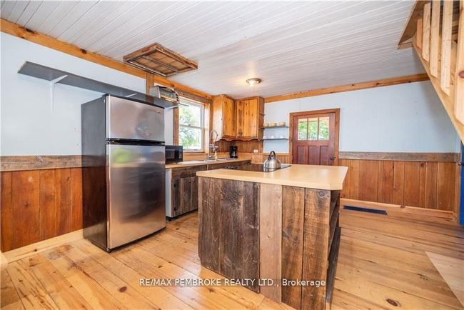 8744 Highway 60 Highway, Home with 3 bedrooms, 1 bathrooms and 20 parking in North Algona Wilberforce ON | Image 7