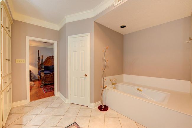 16123 Chasemore Dr, House other with 5 bedrooms, 6 bathrooms and 3 parking in Spring TX | Image 25