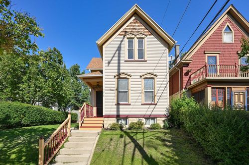 216 E Garfield Ave, MILWAUKEE, WI, 53212-3302 | Card Image