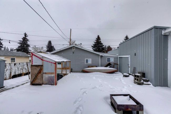 1116 37 Street Se, Home with 2 bedrooms, 1 bathrooms and 2 parking in Calgary AB | Image 26