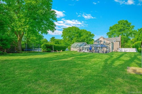 143 Oak St, Amityville, NY, 11701-3000 | Card Image