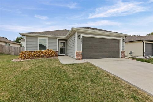 644 N Pear St, Gardner, KS, 66030-6605 | Card Image