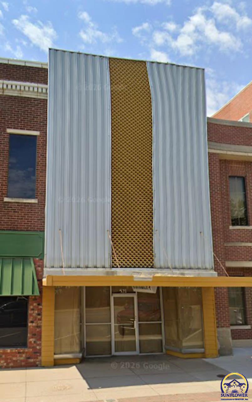 521 Commercial St, Emporia, KS 66801