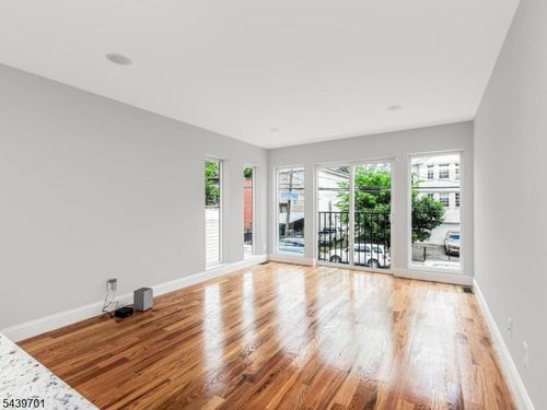1-282 W Runyon St, Newark, NJ, 07108-1436 | Card Image