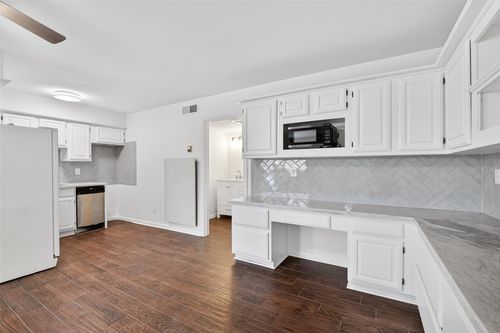 159-1311 Antoine Dr, Houston, TX, 77055-6975 | Card Image
