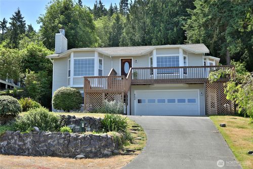 854 Blue Spruce Pl, Oak Harbor, WA, 98277-7702 | Card Image