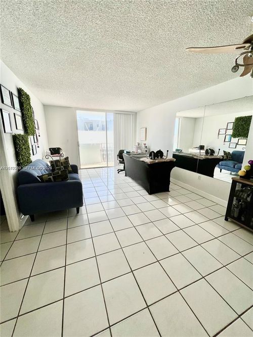 303-1990 Marseille Dr, Miami Beach, FL, 33141-3402 | Card Image