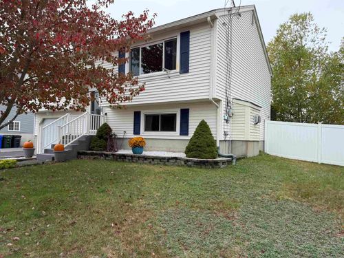 67 Pullman St, Manchester, NH, 03103-7723 | Card Image