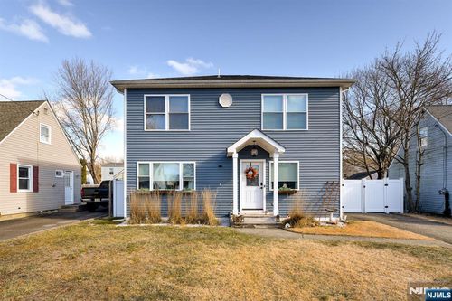 86 Burnside Pl, Haskell, NJ, 07420-1054 | Card Image