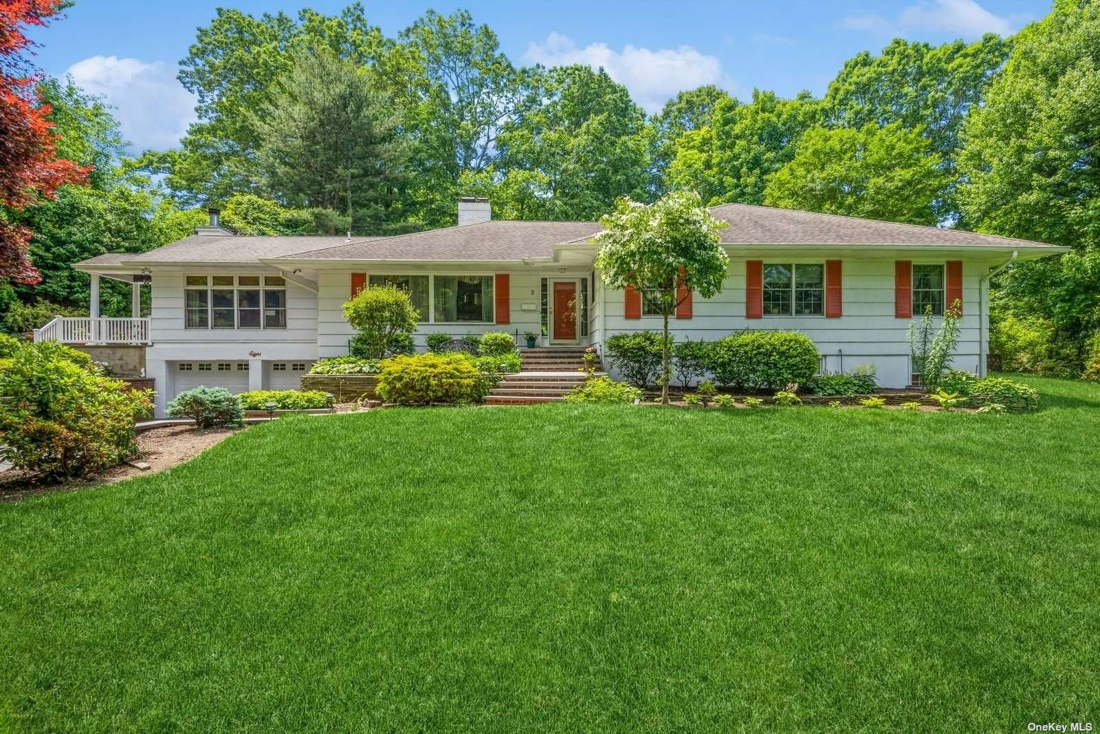 Pennington Dr, Huntington, NY 11743