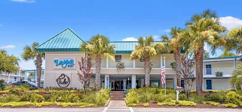 729-1 Norris Dr, Pawleys Island, SC, 29585-5582 | Card Image