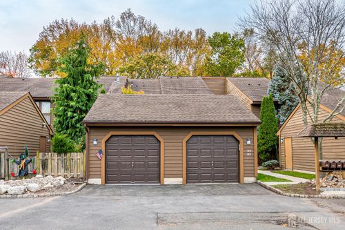 145 Maplewood Ct, Edison, NJ, 08820-1062 | Card Image