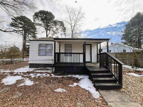 102 Cross St, Jacksonville, AR, 72076-6131 | Card Image