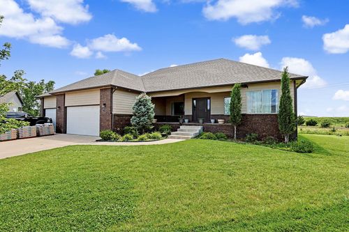 3315 S Bluelake Ct, Wichita, KS, 67215 | Card Image