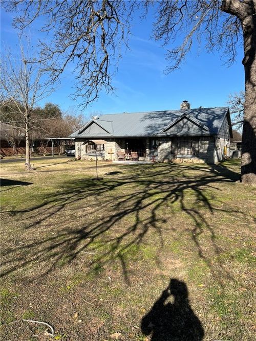 409 W Morgan St, Franklin, TX, 77856-4867 | Card Image