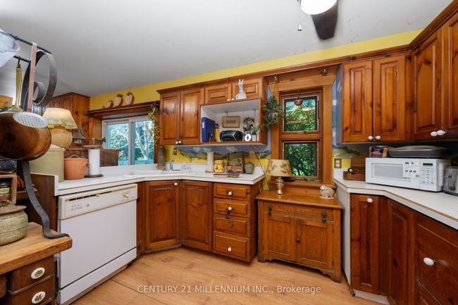 836100 4 Th Line E, House other with 3 bedrooms, 2 bathrooms and 20 parking in Mulmur ON | Image 12