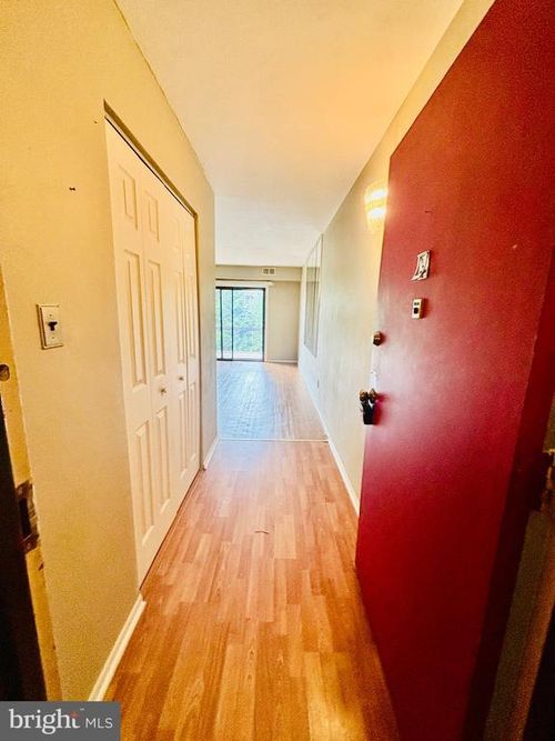 apt-i5-20 Dougherty Blvd, GLEN MILLS, PA, 19342-1141 | Card Image