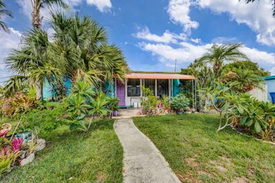 699 Hibiscus Drive, House other with 3 bedrooms, 2 bathrooms and null parking in Royal Palm Beach FL | Image 1