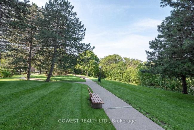 1806 - 240 Scarlett Rd, Condo with 1 bedrooms, 1 bathrooms and 1 parking in York ON | Image 15