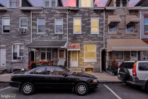 726 Locust St, READING, PA, 19604-2518 | Card Image