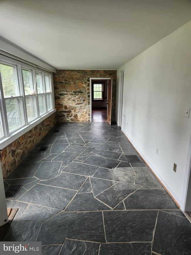2000 Rectortown Rd, Home with 3 bedrooms, 4 bathrooms and null parking in UPPERVILLE VA | Image 4