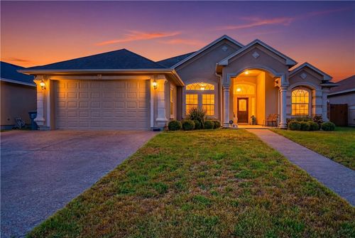 3914 Elvis Dr, Corpus Christi, TX, 78414-5628 | Card Image