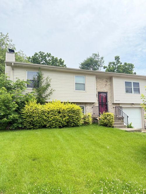 2829 Easthills Dr, Lexington, KY, 40517-4170 | Card Image