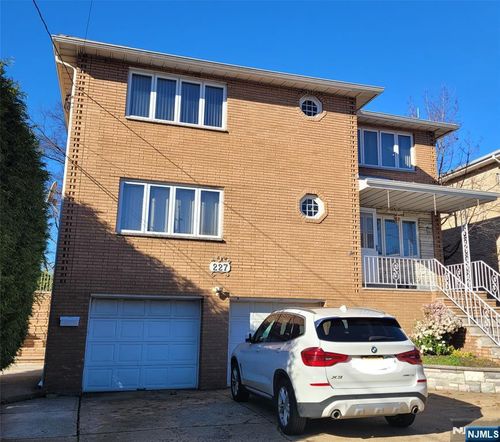 227 2nd St, Palisades Park, NJ, 07650-1503 | Card Image