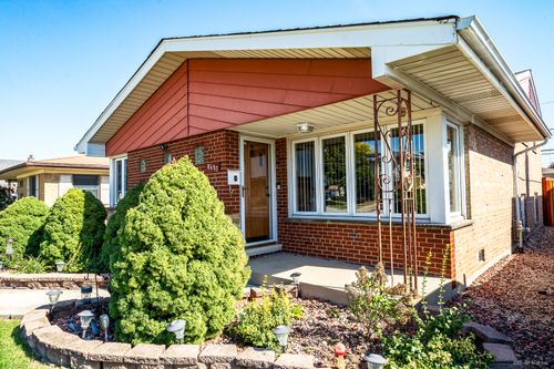 8607 S Tripp Ave, Chicago, IL, 60652-3623 | Card Image