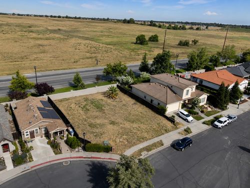 2009 Liberty Dr, Woodland, CA, 95776-5316 | Card Image