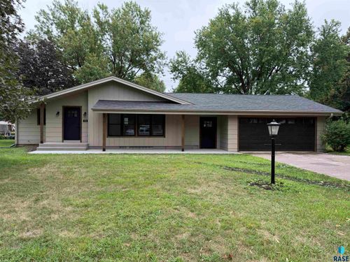 708 S Relanto St, Freeman, SD, 57029-2027 | Card Image