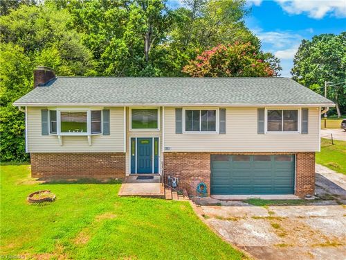 3170 Sides Rd, Winston Salem, NC, 27127-6715 | Card Image