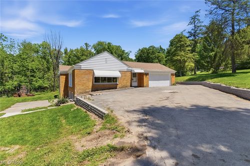 17305 Alexander Rd, Walton Hills, OH, 44146-5018 | Card Image