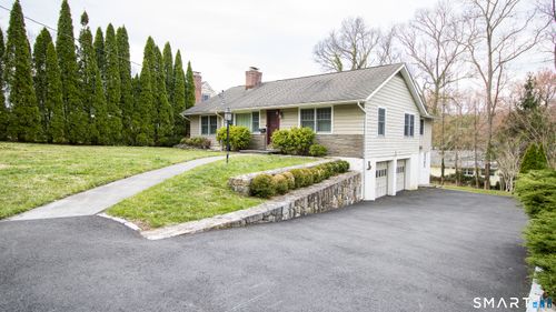 575 Church Hill Rd, Fairfield, CT, 06825-1329 | Card Image