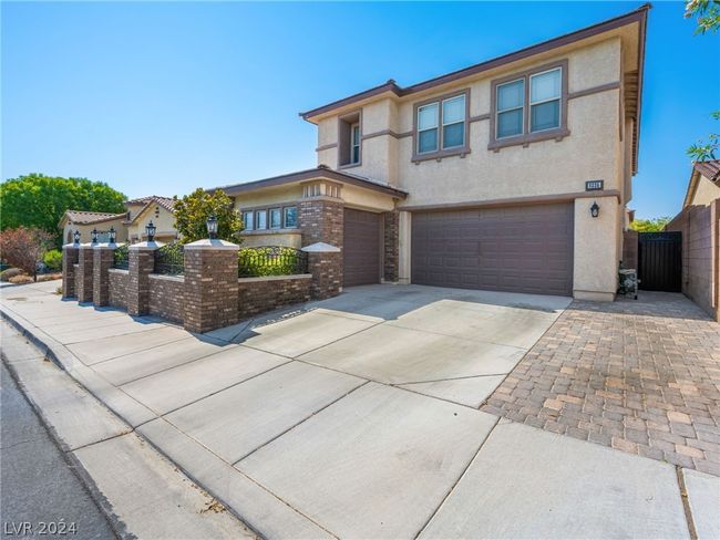 9335 Brownstone Ledge Ave, House other with 4 bedrooms, 3 bathrooms and null parking in Las Vegas NV | Image 4