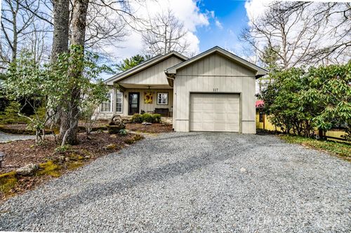 117 Hickory Ln, Newland, NC, 28657-8267 | Card Image