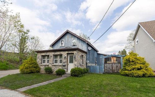 39 Elm St, Paris, ON, N3L2L8 | Card Image