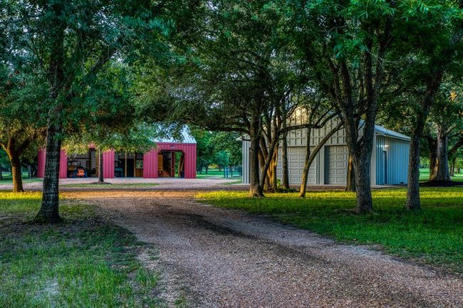 1585 Round Top Rd, Home with 6 bedrooms, 7 bathrooms and null parking in Round Top TX | Image 28