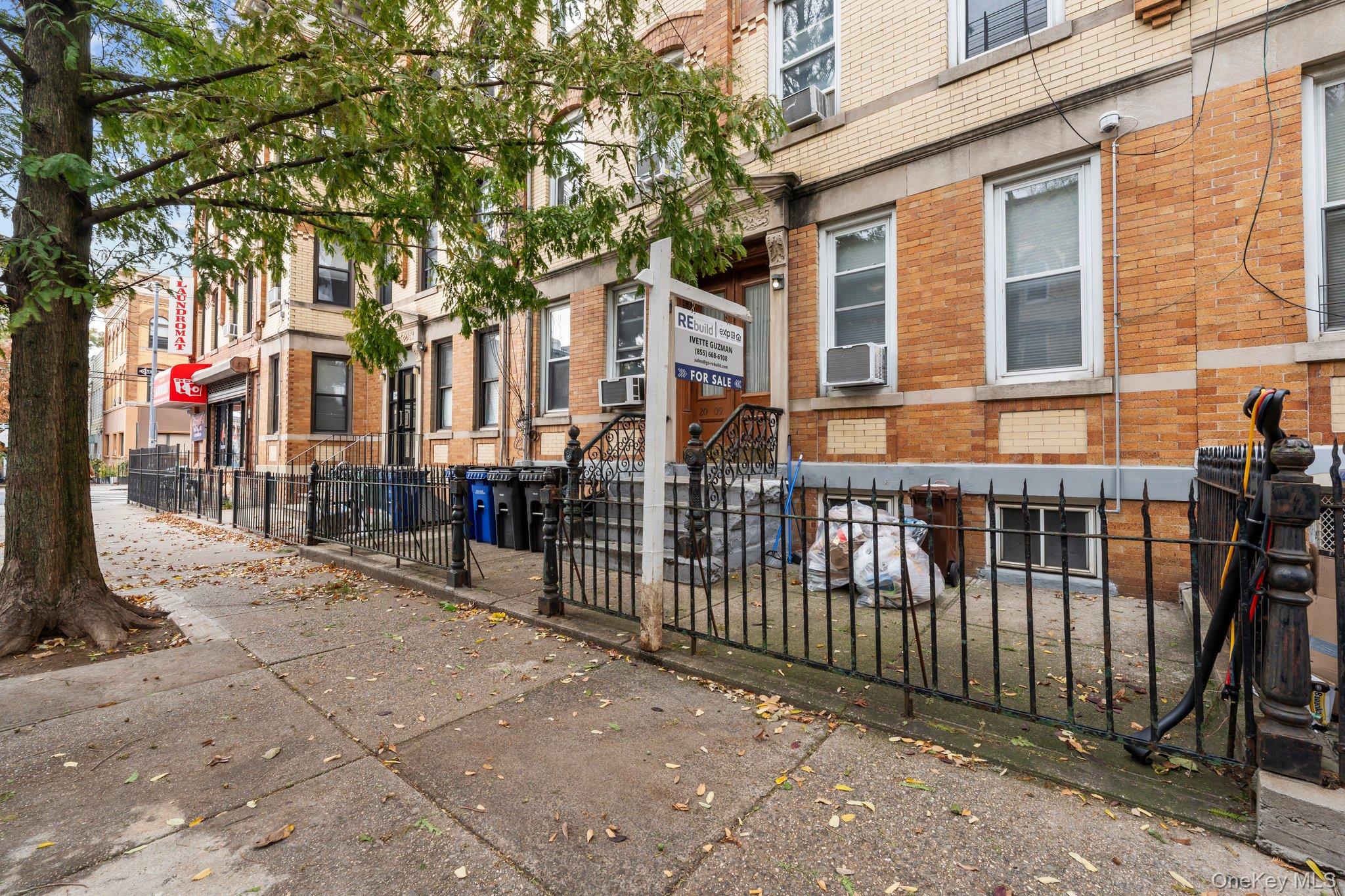 Commercial Sale in New York
