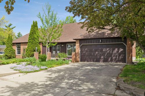 807 5th St E, Northfield, MN, 55057-2327 | Card Image