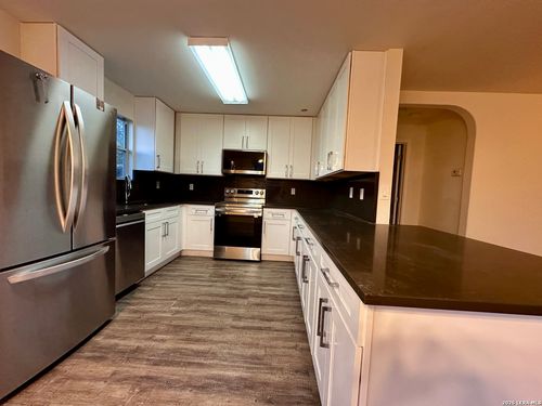 9114 Granberry Pass, Universal City, TX, 78148-4633 | Card Image